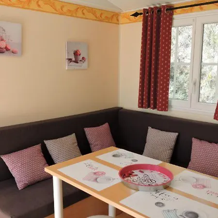 Camping Mobil-home 4 Pers Avec Terrasse - Api-1-52-368 *